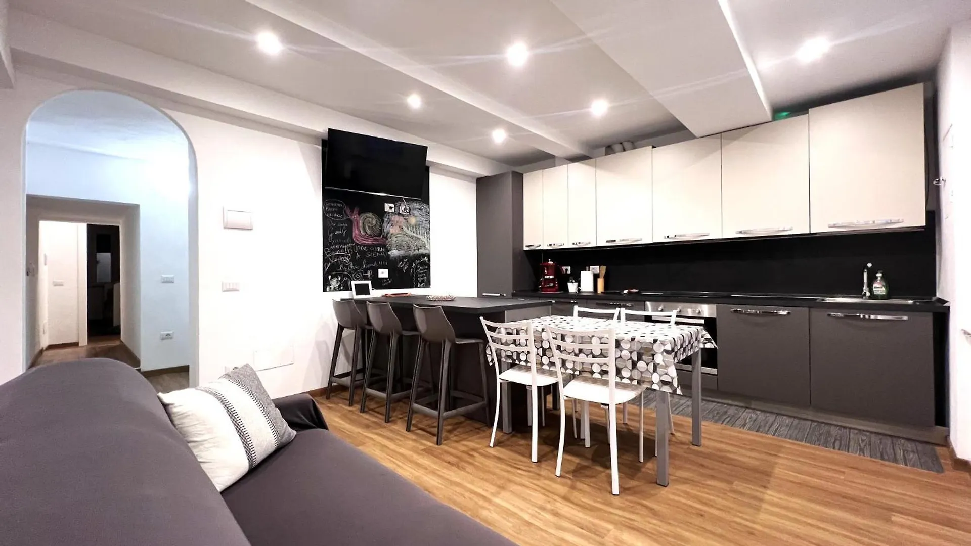 Апартаменты G E G Home Сиена